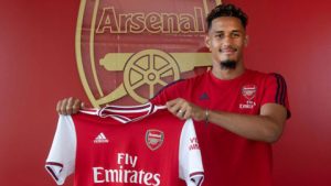 Arsenal hoàn tất bản hợp đồng thứ 3
